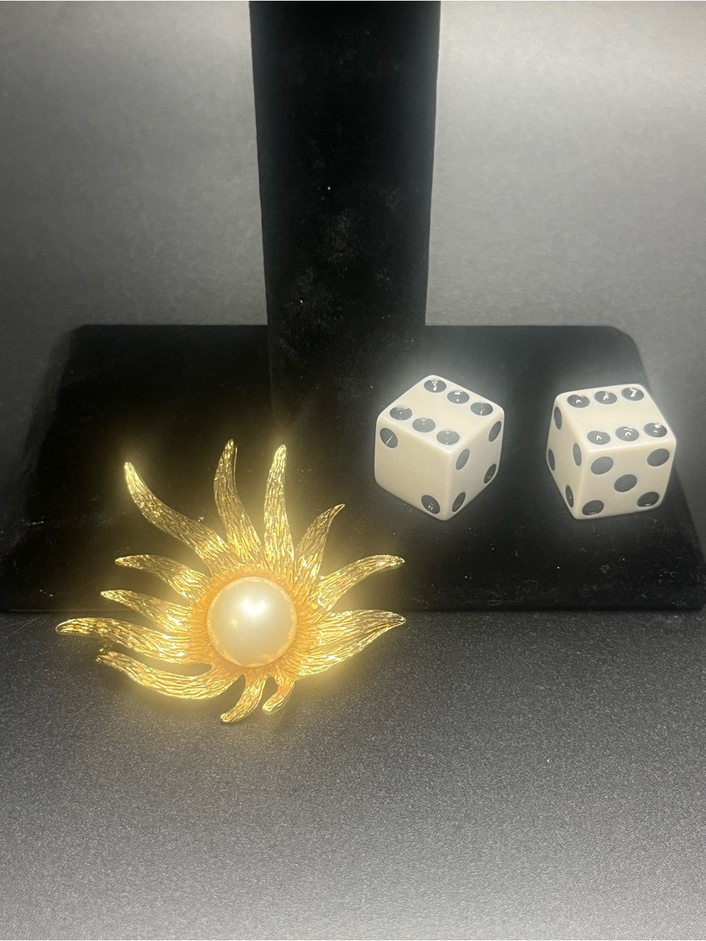 Vintage signed TARA Gold Tone Sunburst Brooch Large Faux Pearl Center